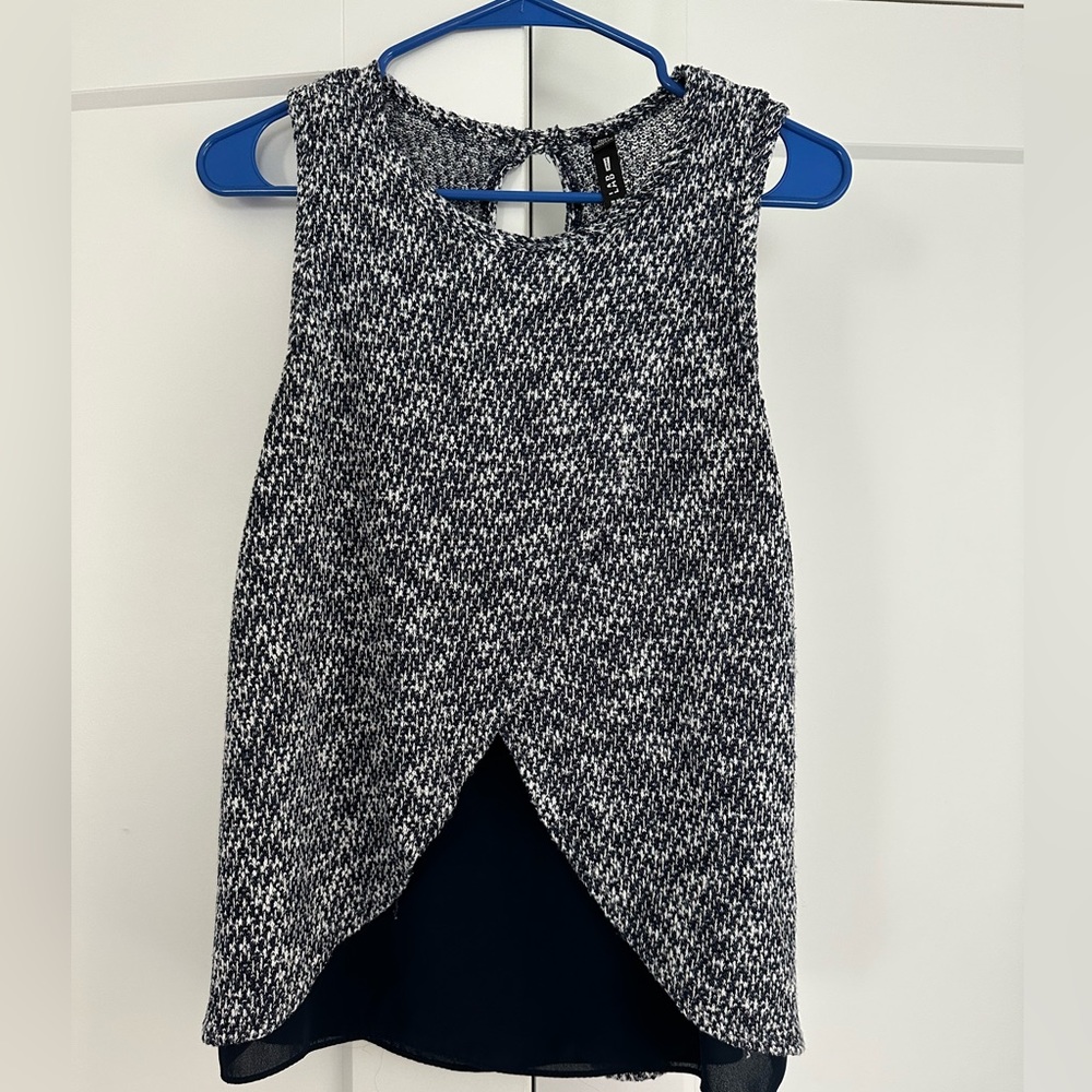Design lab sweater tank with mesh underlay M
